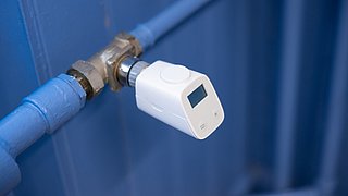 Digitales und vernetztes Heizkörper Thermostat in der Aloysius-Schule
