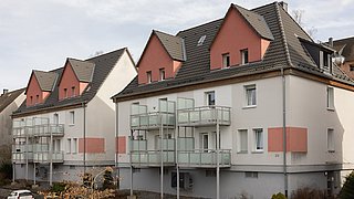 Außenansicht des Mehrfamilienhauses in der Feldstraße.