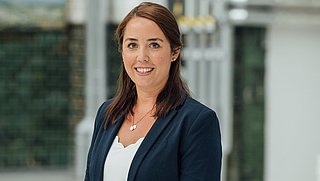 Portrait von Jasmin Graf-Sauer.