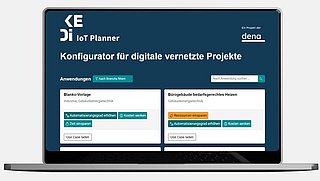 Mockup eines Laptops. Auf dem Bildschirm wird die Startseite des KEDi IoT-Planners angezeigt.